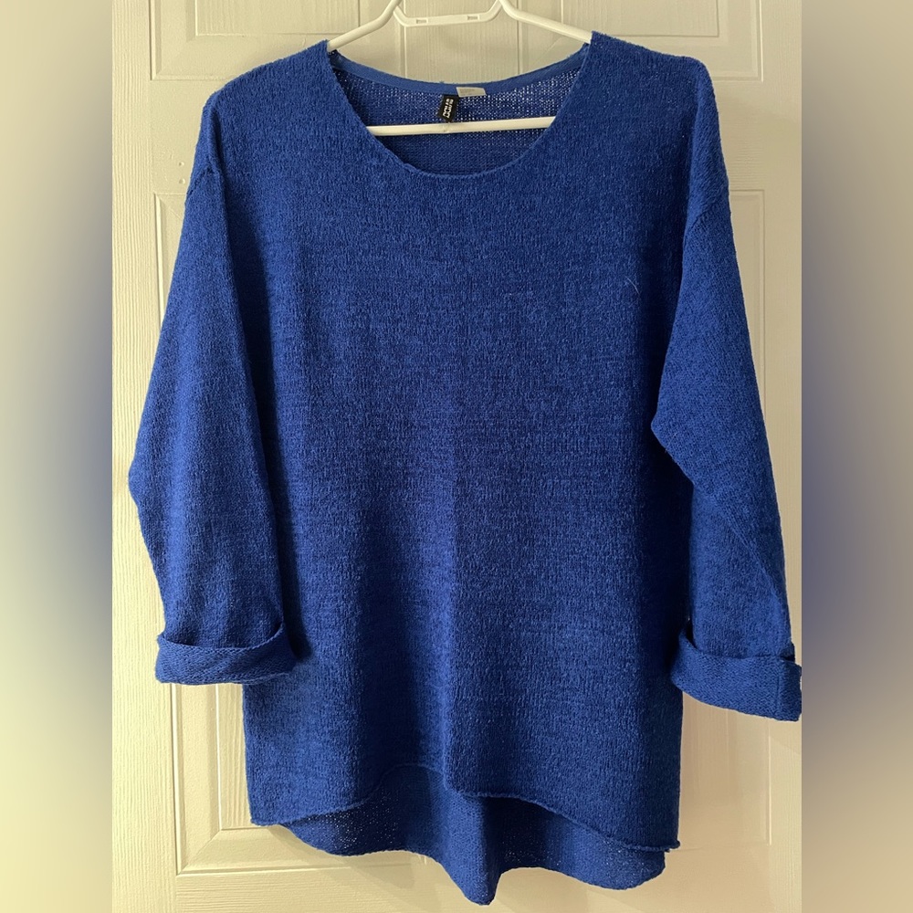 Blue knit sweater 3/4 rolled sleeves